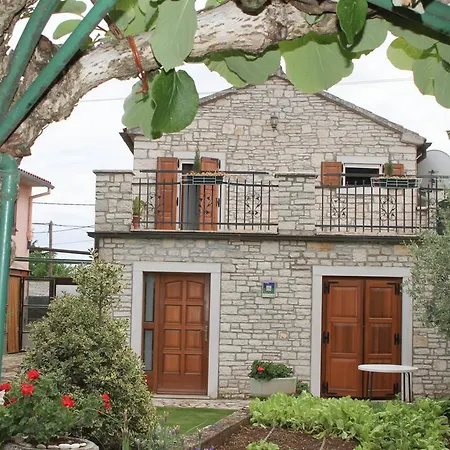 Gostinjska kuća Holiday Emma 3*